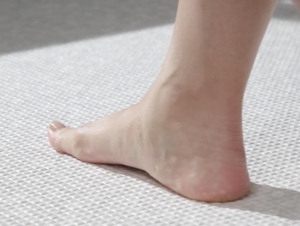お掃除ラクラクほっカラリ床