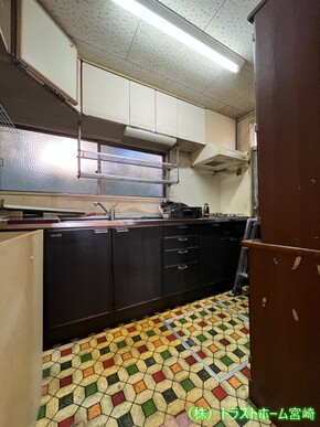 ライトピンクのシステムキッチンで温かみのある空間へ｜N様邸のビフォー画像