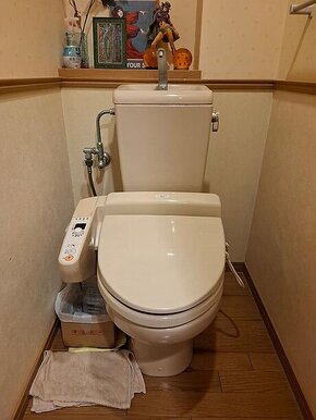 節水性能、優れた洗浄力、快適な使用感を兼ね備えたトイレのビフォー画像