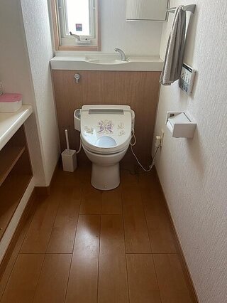 お掃除ラクラクで綺麗が続くトイレのビフォー画像