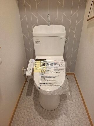 モザイクタイル柄がアクセント！素敵なトイレ空間のアフター画像
