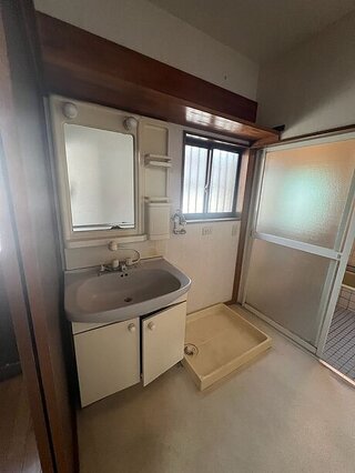 快適で機能的な洗面所のビフォー画像