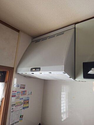 お手入れ簡単！ホーロー製のレンジフードのビフォー画像