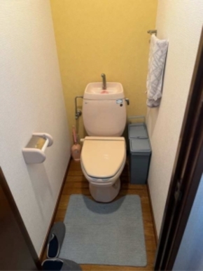 お掃除ラクラクなアメージュ便器に交換のビフォー画像