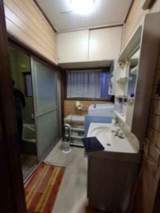 内装一新で明るく快適な空間へのビフォー画像