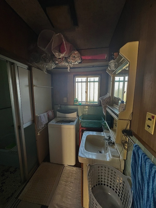 LIXIL「ピアラ」W600で明るく開放的な洗面空間へのビフォー画像